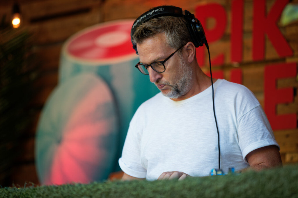 5D4_5147_DR LOVE.jpg