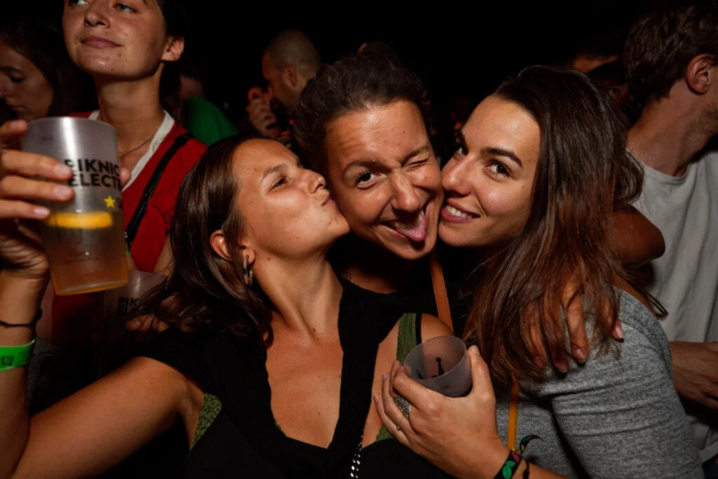 5D4_5464_Crowd.jpg