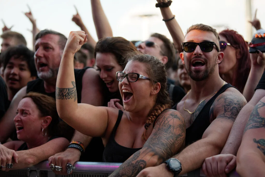 5D4_1937_Crowd Shots.jpg