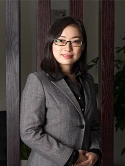 Amy Chen, Esq. Los Angeles Office Attorney Immigration, Family, and Business Law Fluent in English and Mandarin Member of Shanghai Bar Association Education: • B.A. in Legal English from Northwest University of Politics & Law • M.A. in International Law from Shanghai Jiaotong University