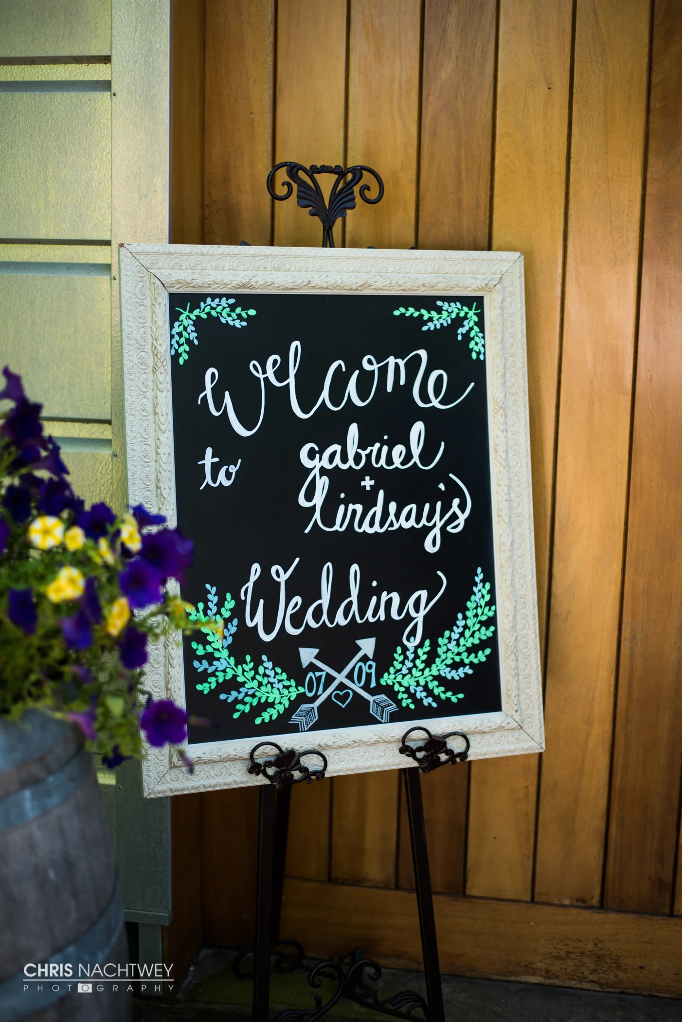 saltwater-farm-vineyard-wedding-photos-lindsay-gabe-chris-nachtwey-photography-2017-27.jpg
