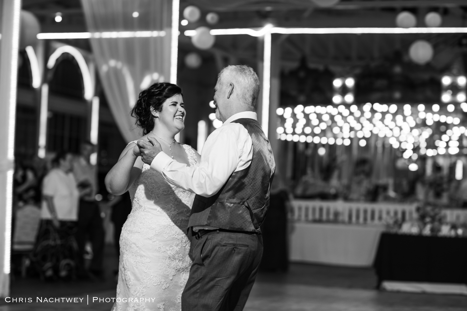 photos-wedding-lighthouse-point-park-carousel-new-haven-chris-nachtwey-photography-2019-59.jpg