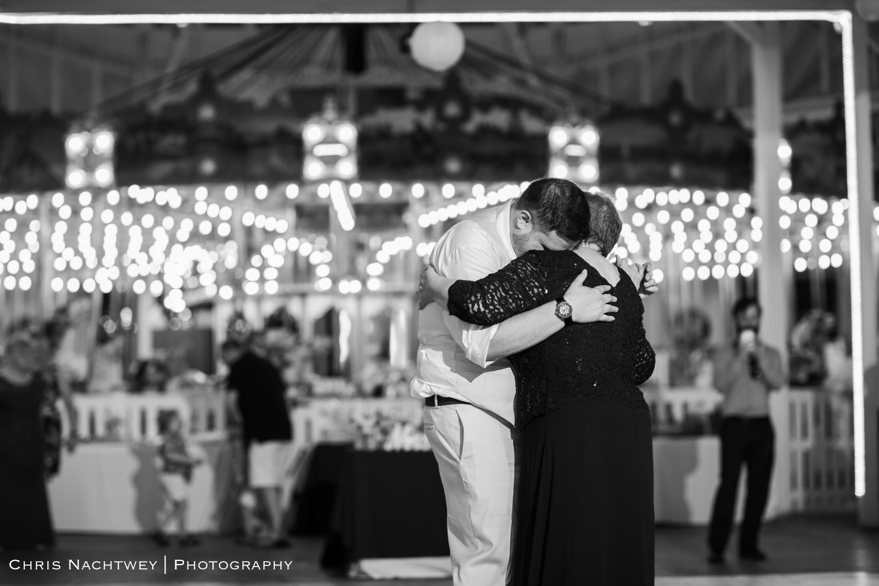 photos-wedding-lighthouse-point-park-carousel-new-haven-chris-nachtwey-photography-2019-60.jpg