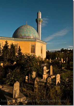 This pir in Shuvelan was built in honor of Mir Movsum Aga, known as the "bone less" one, because of his physical deformity. A typical story of his holiness involves the KGB car that came to arrest him - each time he was escorted into the car, the engine wouldn't start. This pir was built in the last decade and the food and money it recieves provides some 600 people with charity each month.