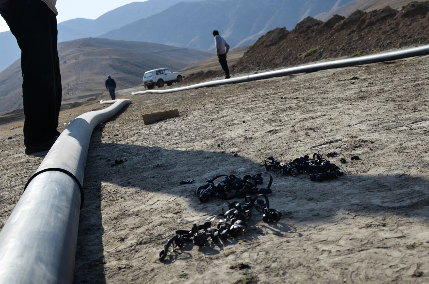 This new pipeline requires linking thousands of 13 meter pieces to reach the fresh mountain water some 105 kilometers away.