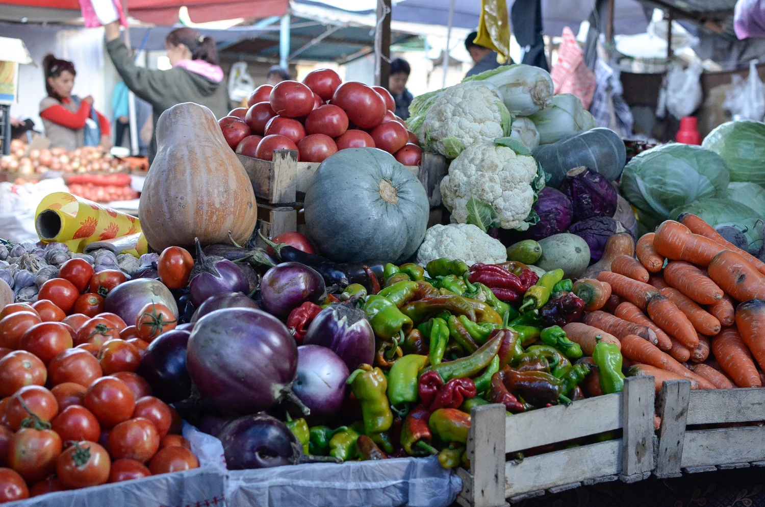 The sprawling bazaar in Osh