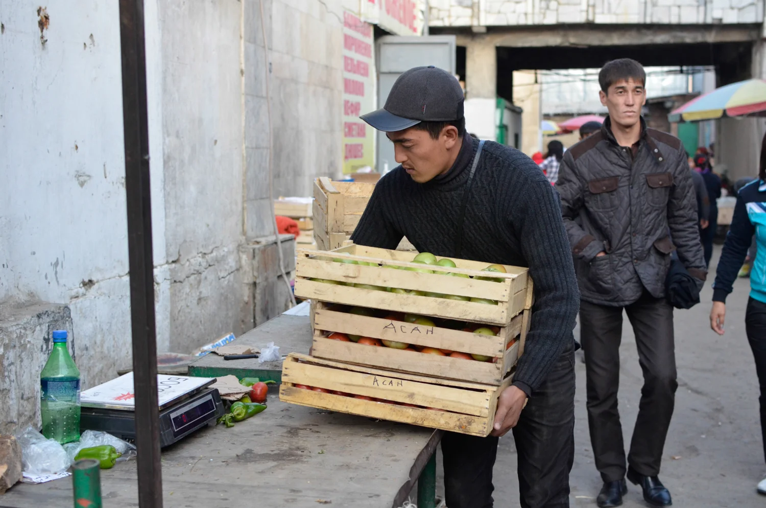 The sprawling bazaar in Osh