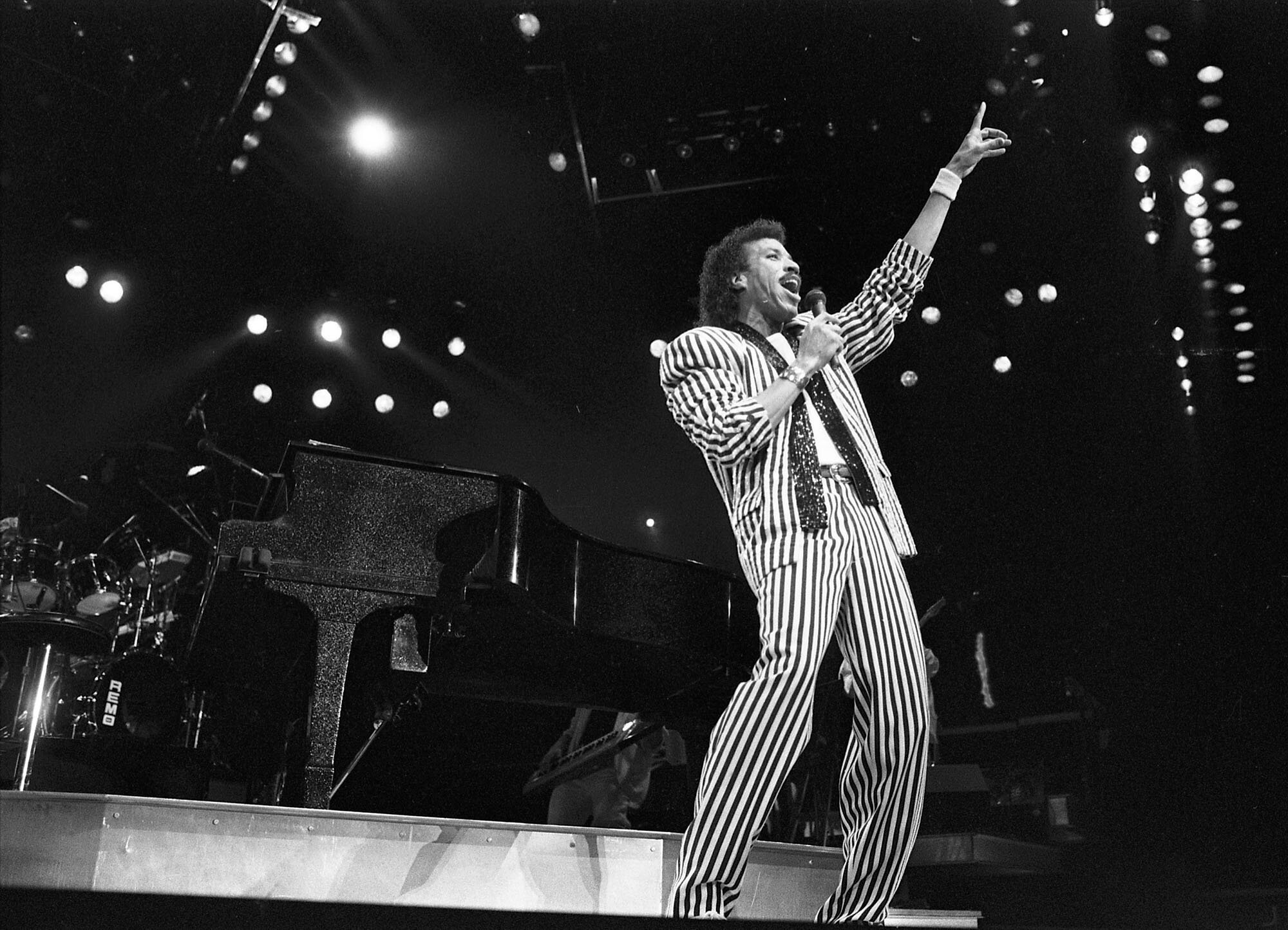  Dec. 9, 1986: Lionel Richie in concert at the Forum in Inglewood. Photo: Marsha Traeger-Gorman 