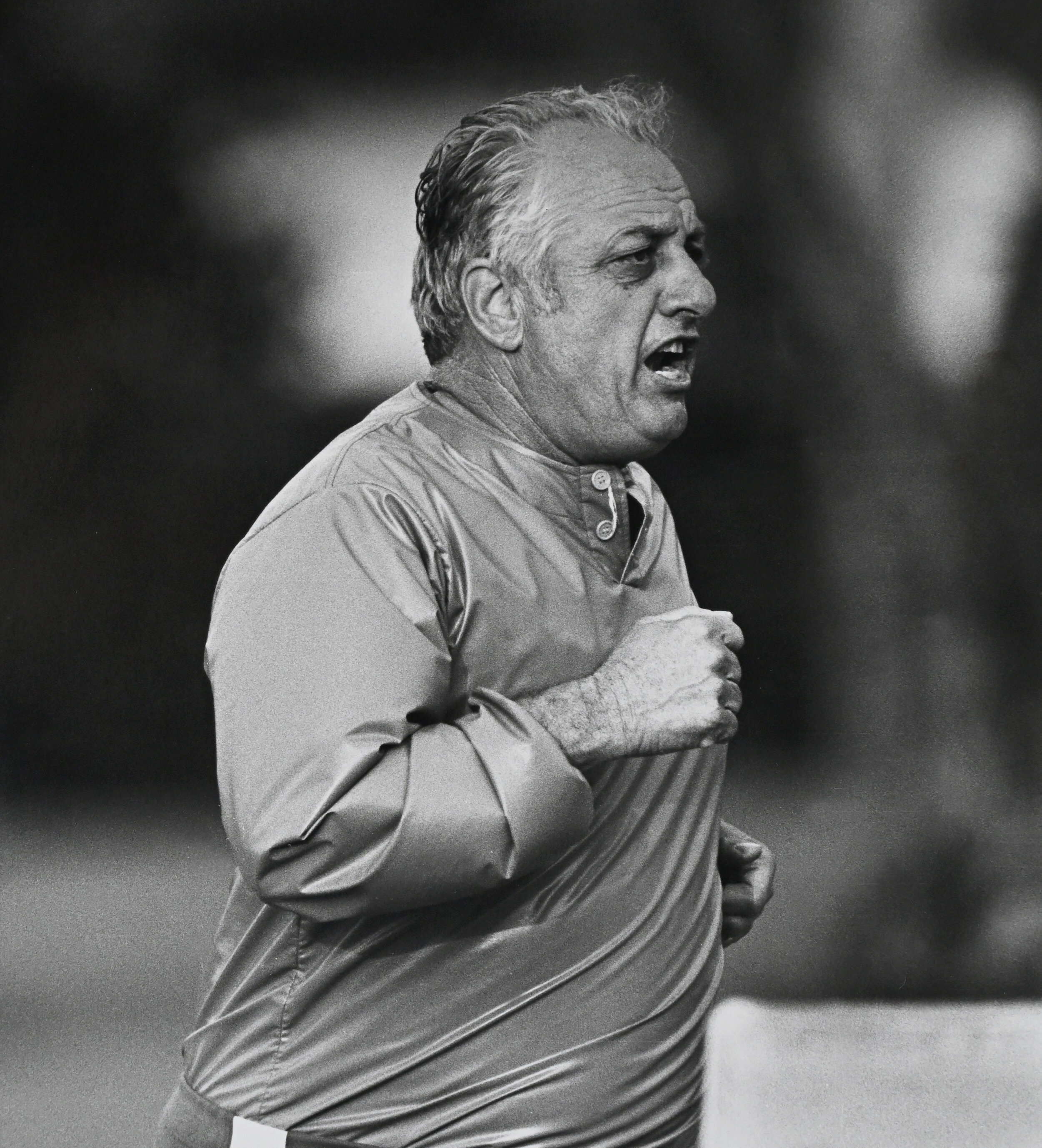  VERO BEACH, FL - FEBRUARY 15, 1981:  Manager Tommy Lasorda #2 of the Los Angeles Dodgers jogs during spring training at Dodgertown in Vero Beach, Florida. (Photo by Jayne Kamin-Oncea/Getty Images) 