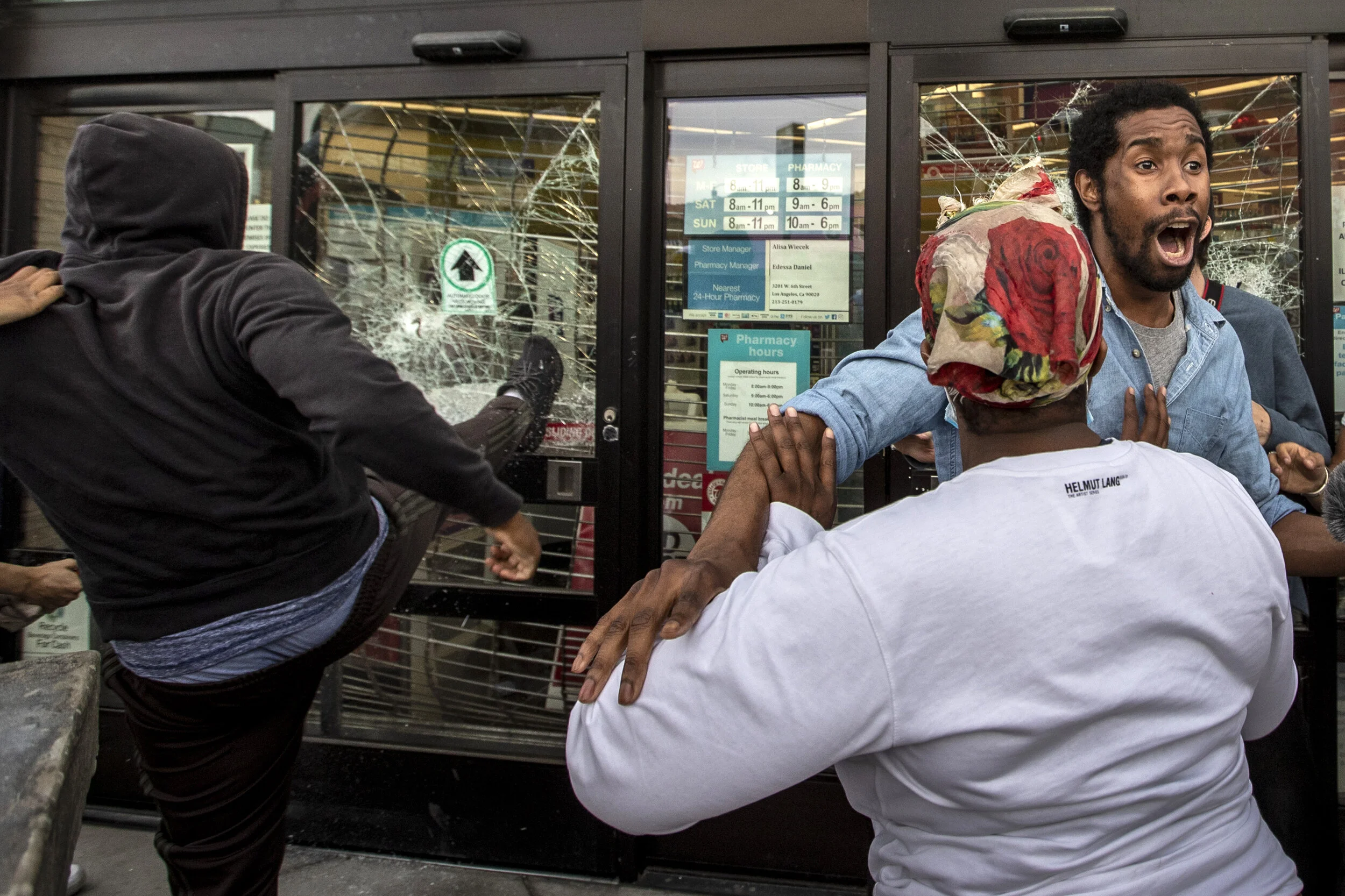 First Place- Spot News- Robert Gauthier, Los Angeles Times 