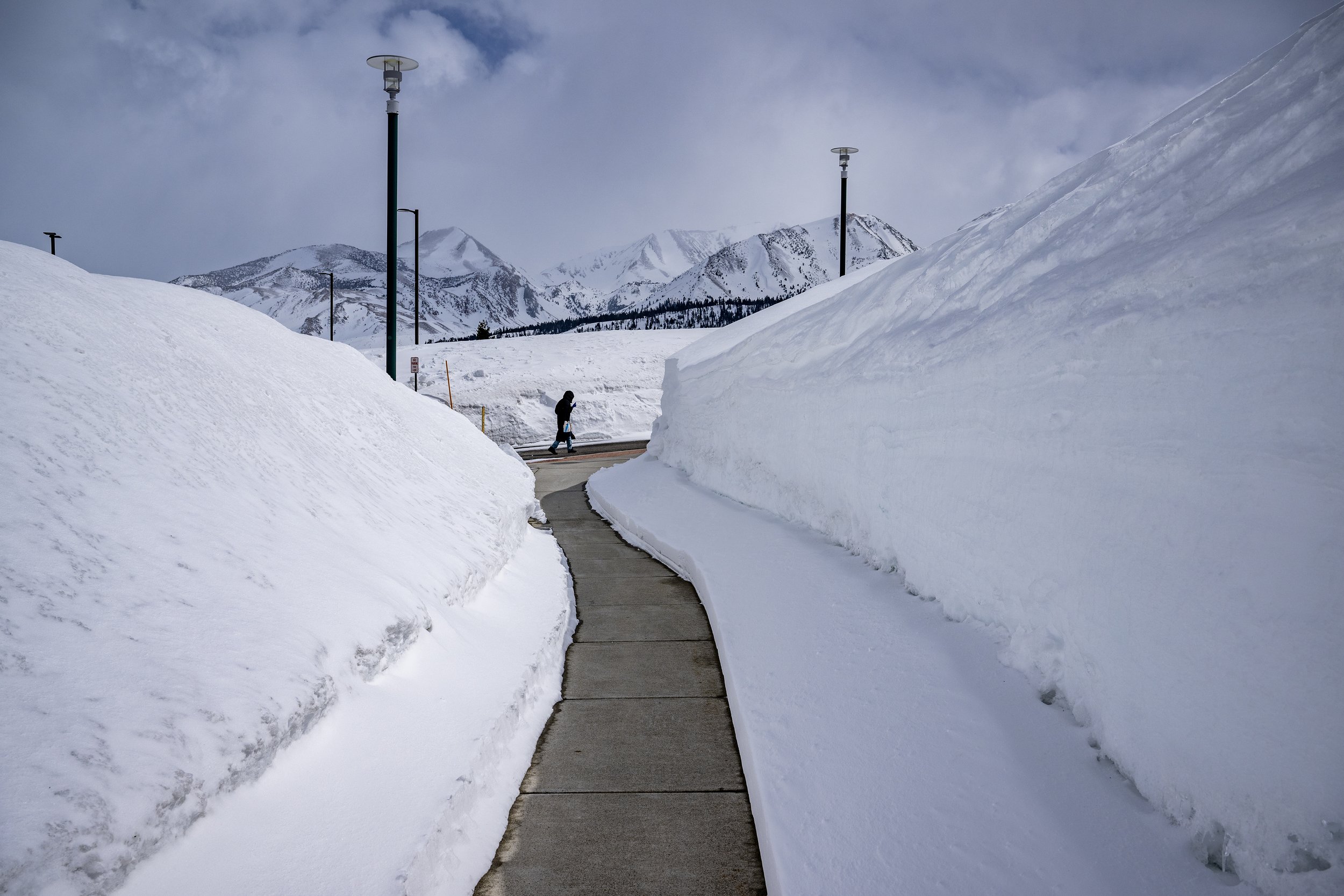 1277206_mammoth_lakes_dangerous_onslaught_snow