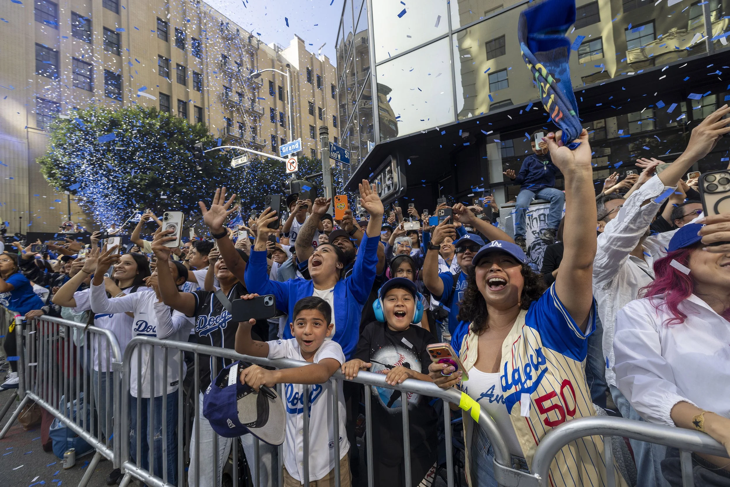 HM1_PICSTORY_Jill Connelly - Freelance_DodgerParade03.JPG