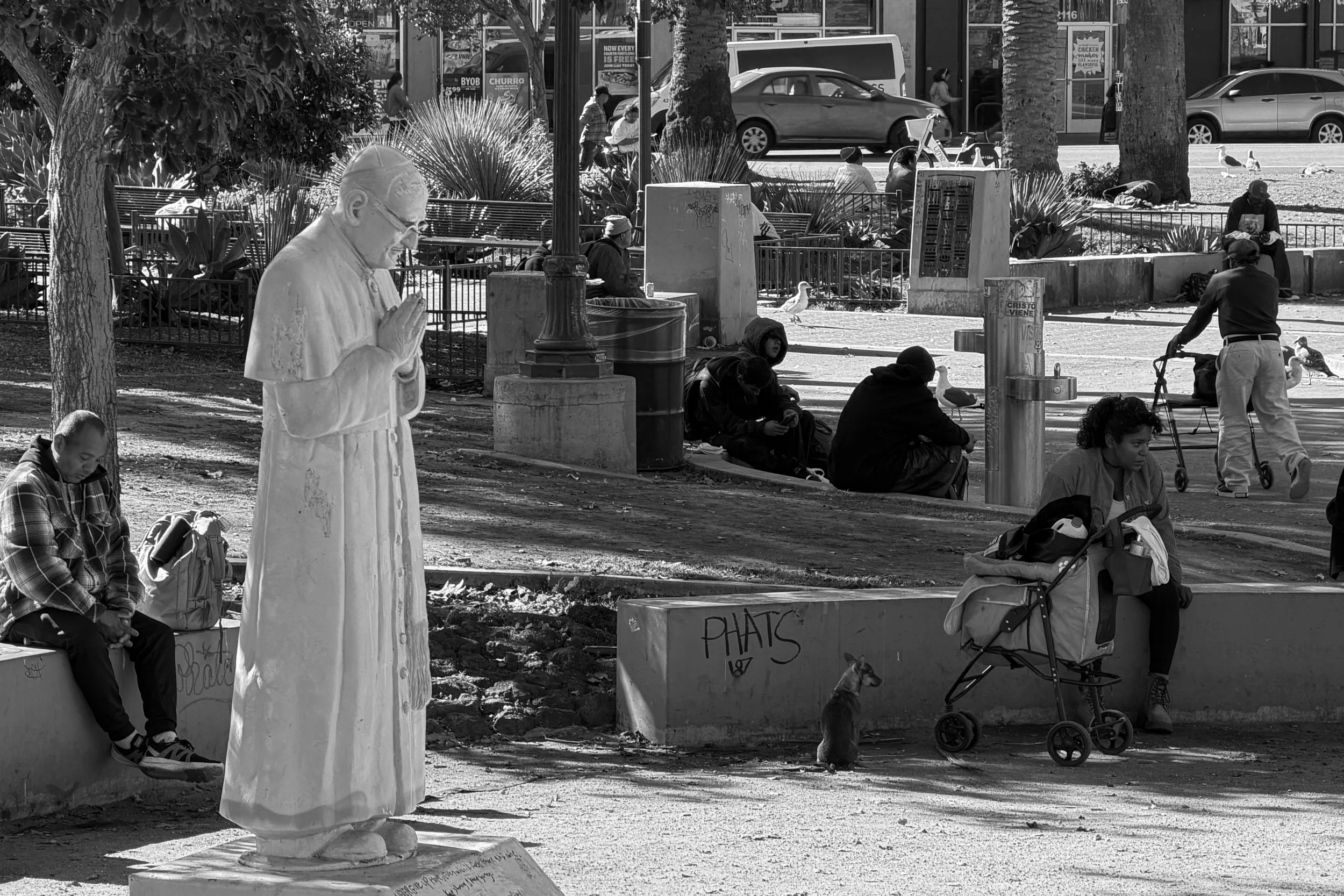 2nd_PHOTOESSAY_Ringo Chiu - Freelance_MacArthur Park_02.jpg
