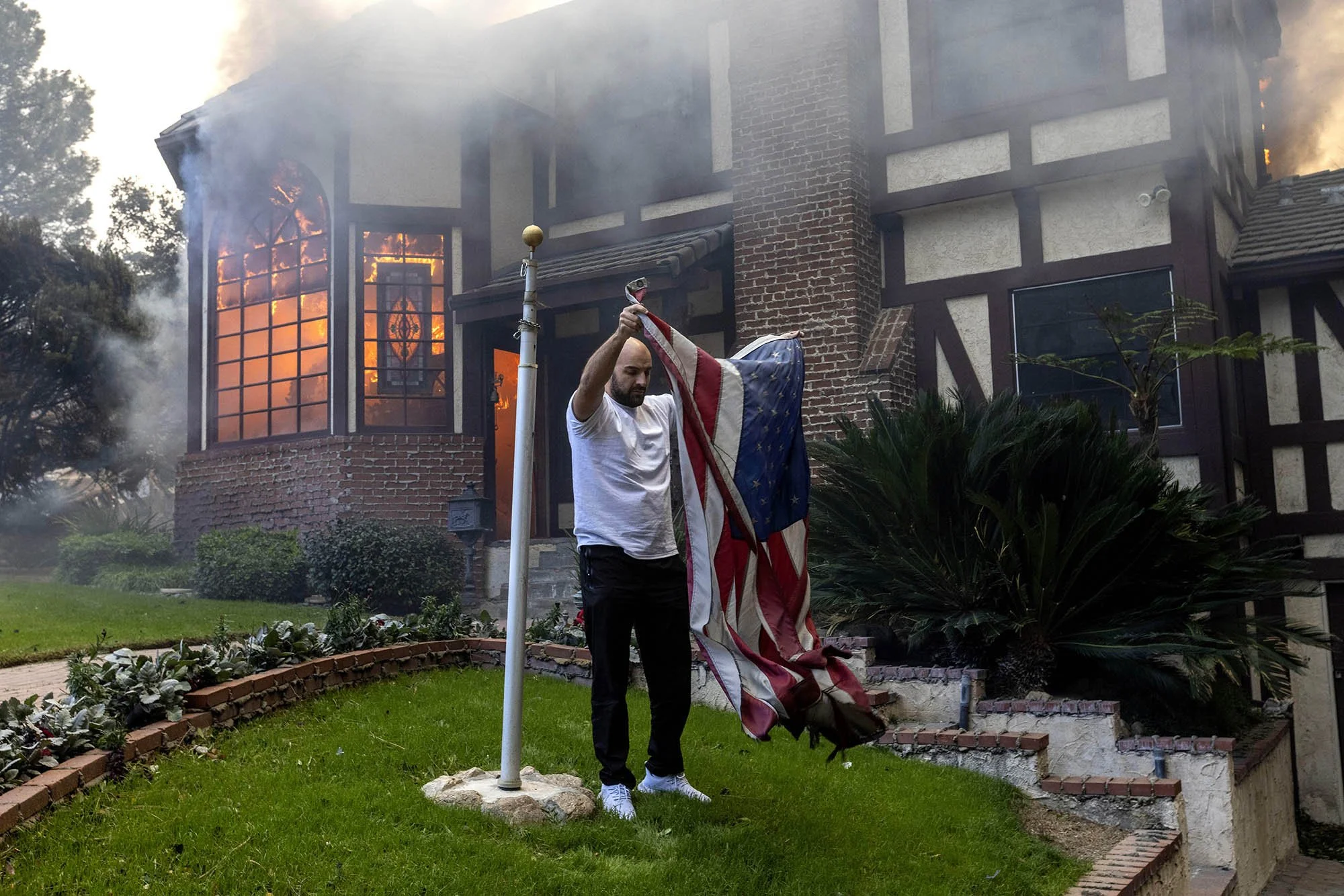 _PHOTOESSAY_Jill Connelly Freelance_LAFIRES02.JPG