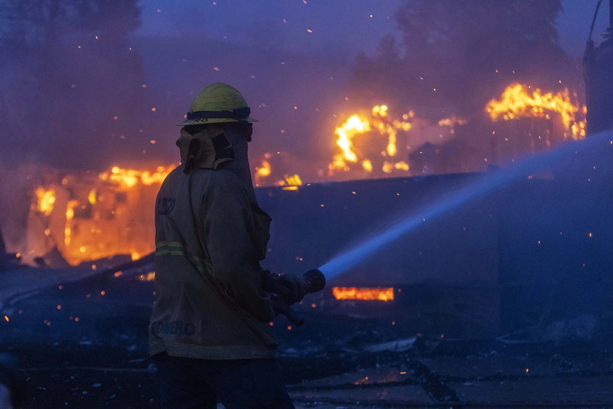 _PHOTOESSAY_Jill Connelly Freelance_LAFIRES04.JPG