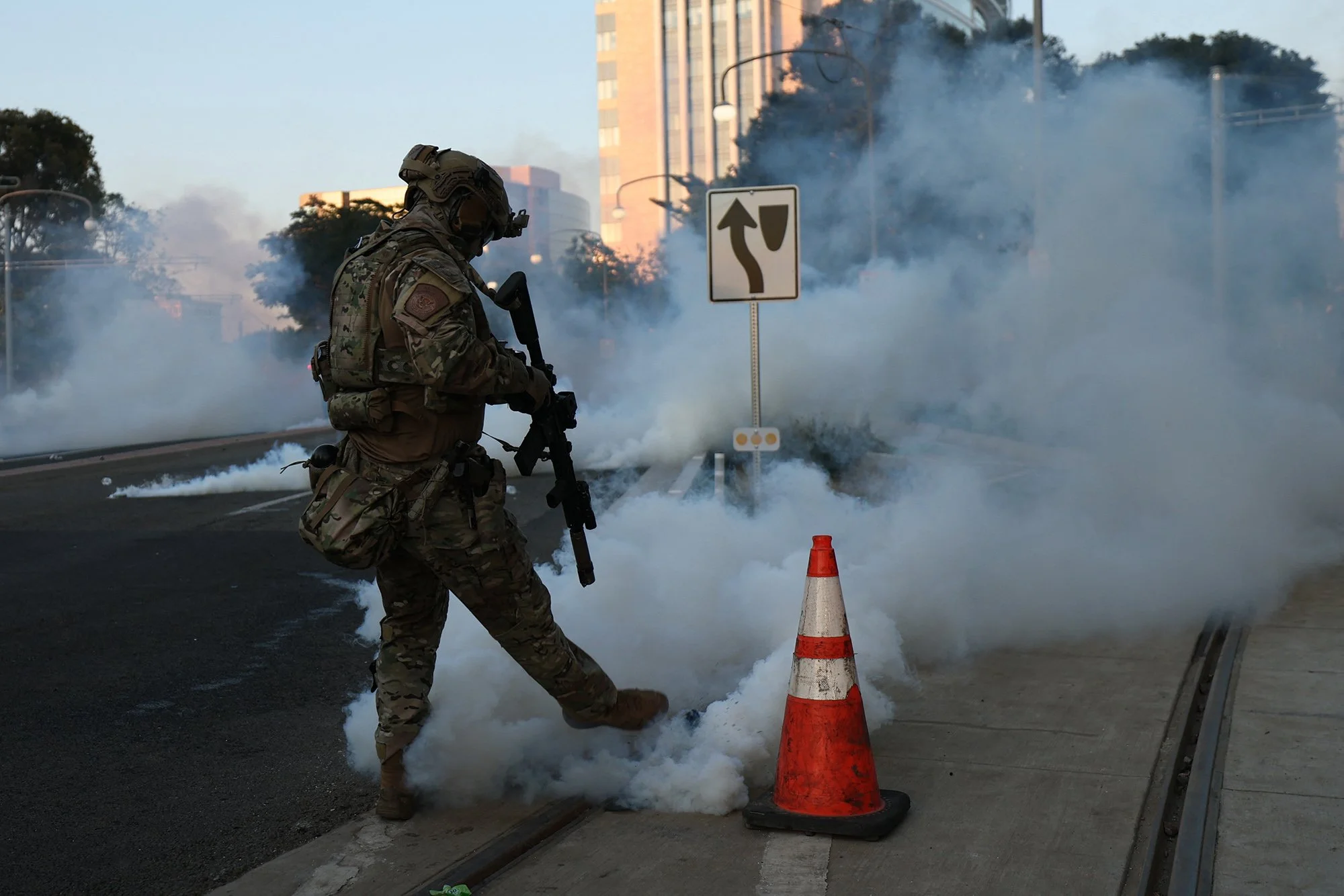 _PHOTOESSAY_Patrick Fallon AFP_ShockAndAwe_10.JPG