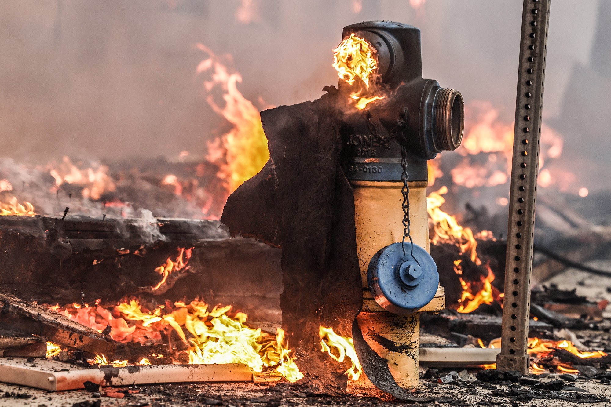 _PICSTORY_Robert Gauthier Los Angeles Times_City Aflame_05.JPG