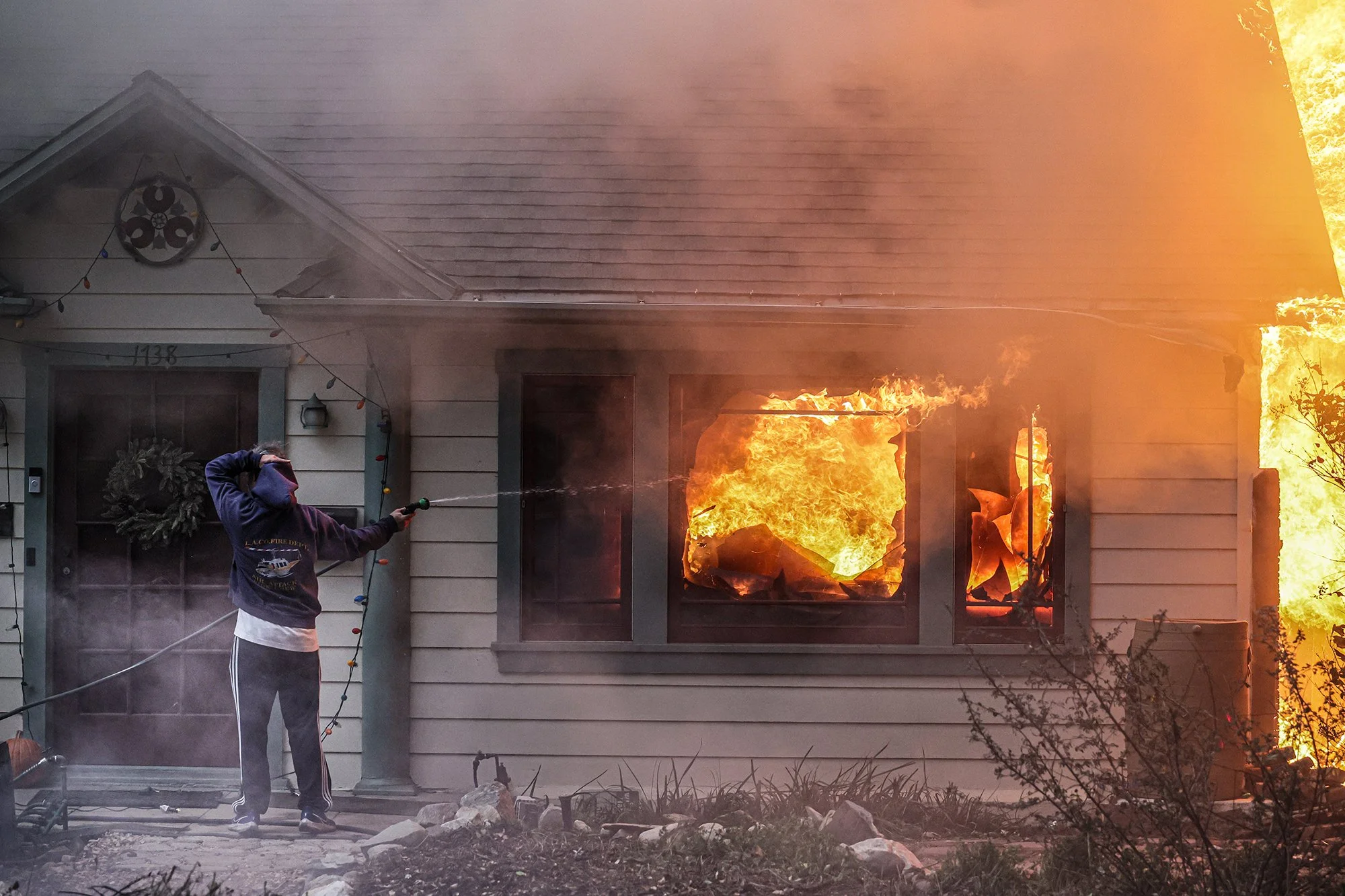 _PICSTORY_Robert Gauthier Los Angeles Times_City Aflame_10.JPG