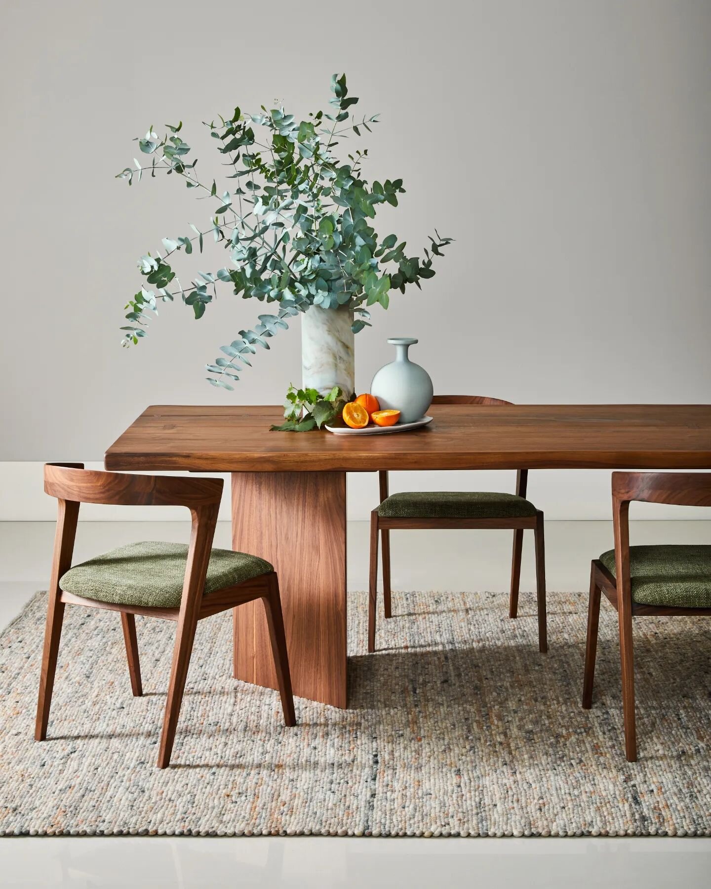 Italian designer @artebrotto Vero dining table shot for @domoaustralia Crafted from two twin planks of solid wood, carved from the same tree. Gorgeous detailing and angular table legs.
Photography by me x
Styled by @domoaustralia 
.
.
.
#furniture #i