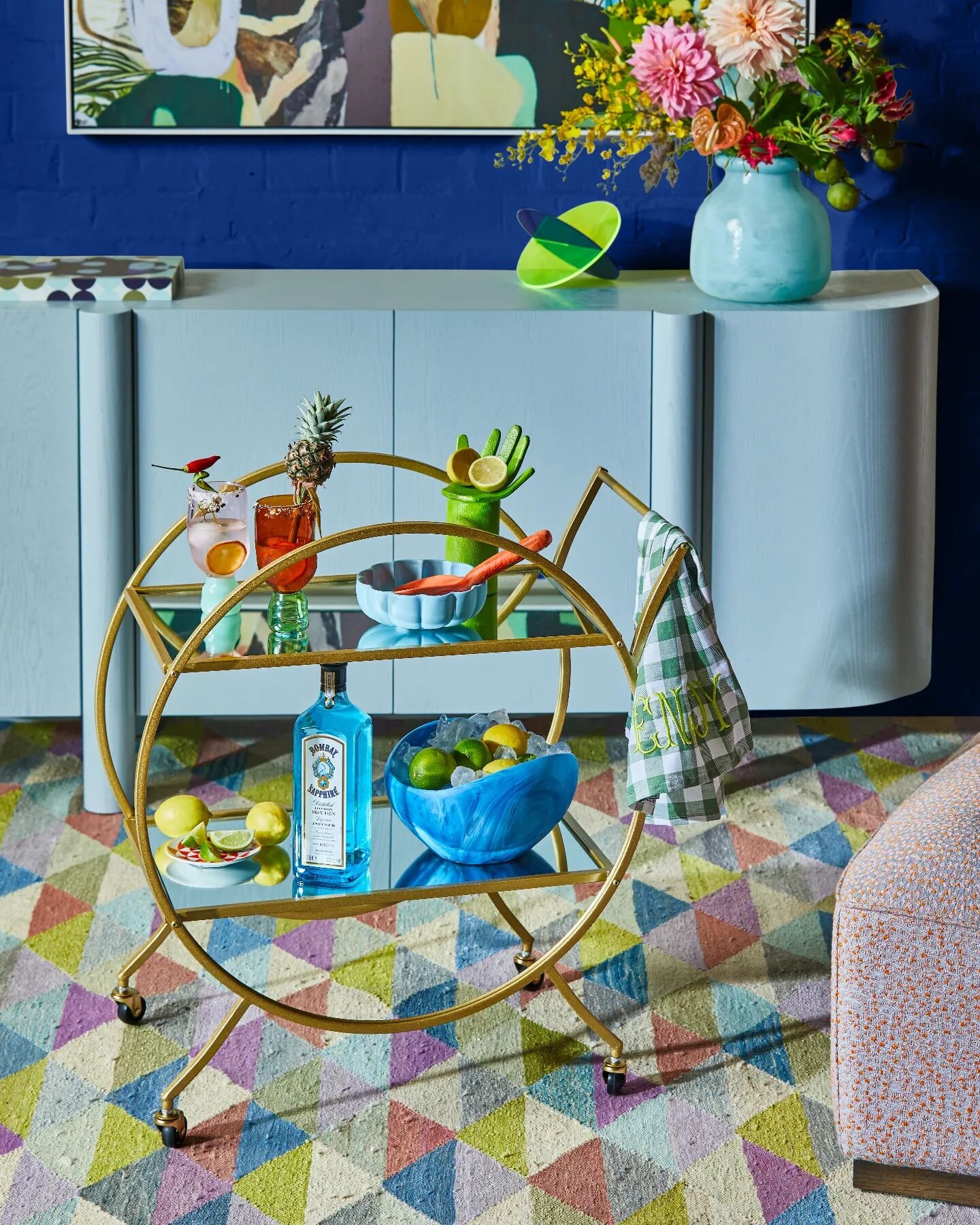 A deliciously good looking combination @bombaysapphire_au and @greenhouseinteriors and this bar cart and everything on it could be yours!!! Competition details over at @greenhouseinteriors 💙
Photography by me x
Styled by @greenhouseinteriors @bowers