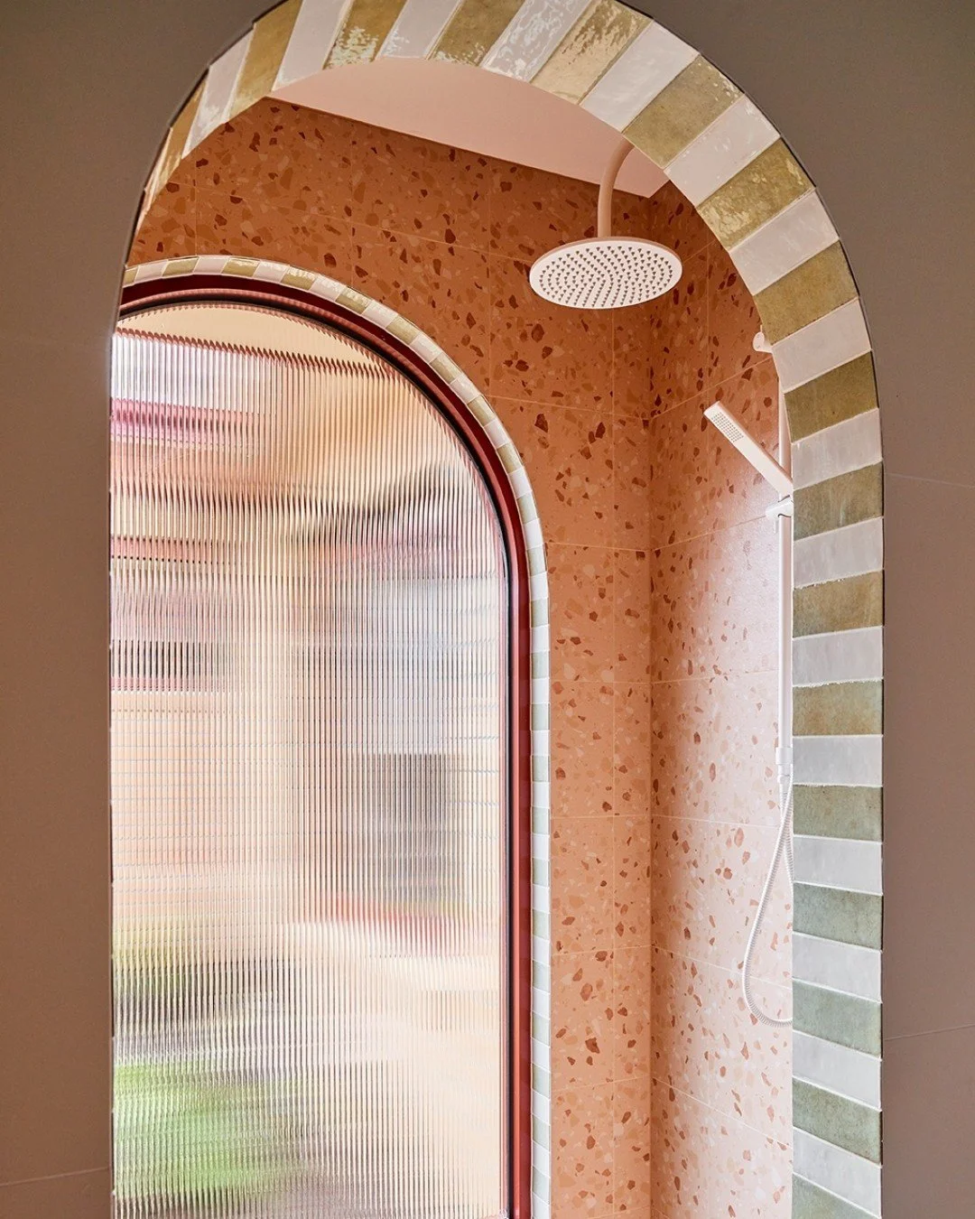 PROJECT ROSANNA There is something about arriving at a project like this.
By the time I walk through the door, months (sometimes years) of work has already happened, the decisions, the details, lots of it invisible in the finished space. My job is to