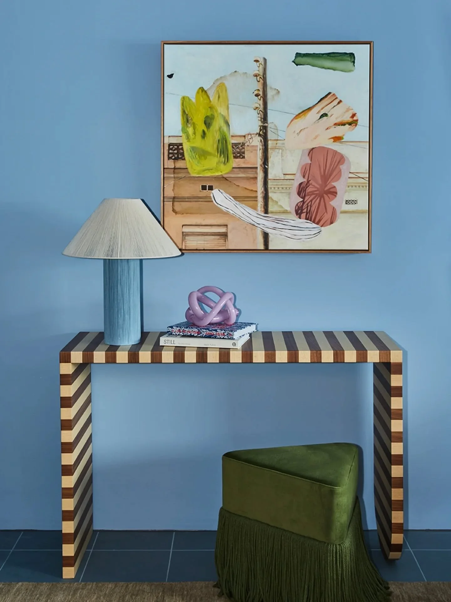 I recently visited the Hope &amp; Autumn display suite in Geelong West. Featuring a beautiful original artwork by @georgiewilsonartist available for purchasing 💙 

Display suit styled by @nikkimcgar_interiors 
Lamp @skye.lightly 

Photography by me 