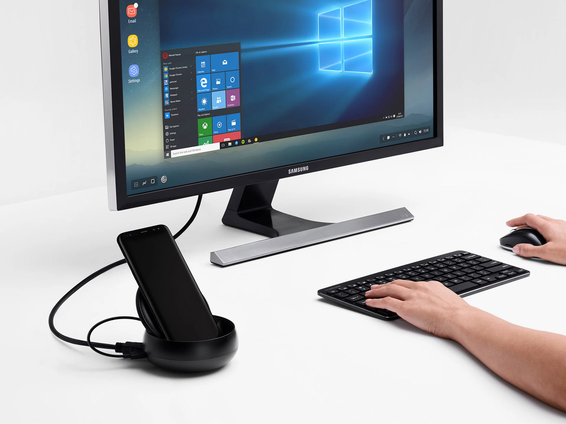 Samsung_Galaxy_S8_Stills_DeX_Mouse.jpg