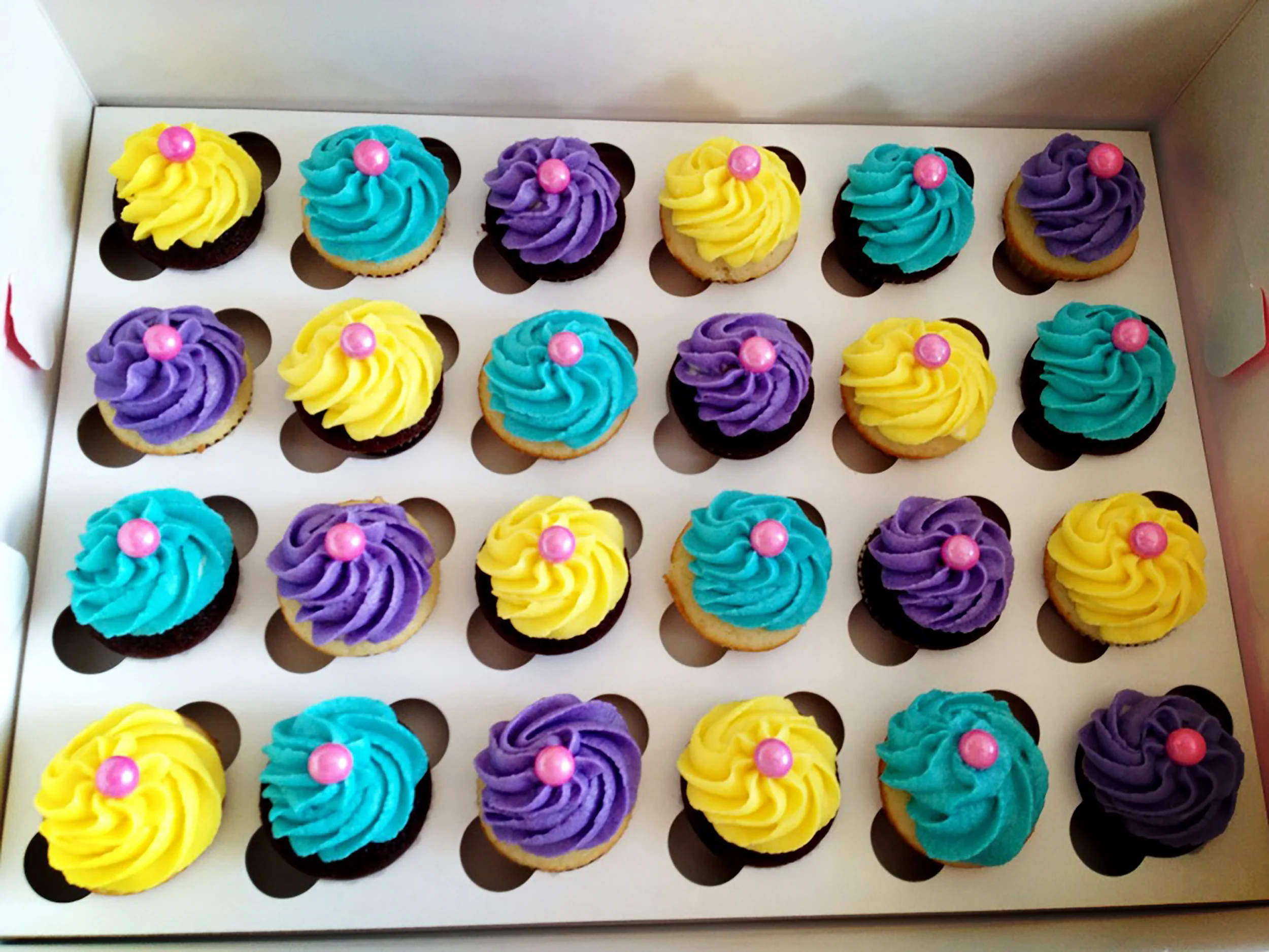 BrightColouredCupcakes.jpg