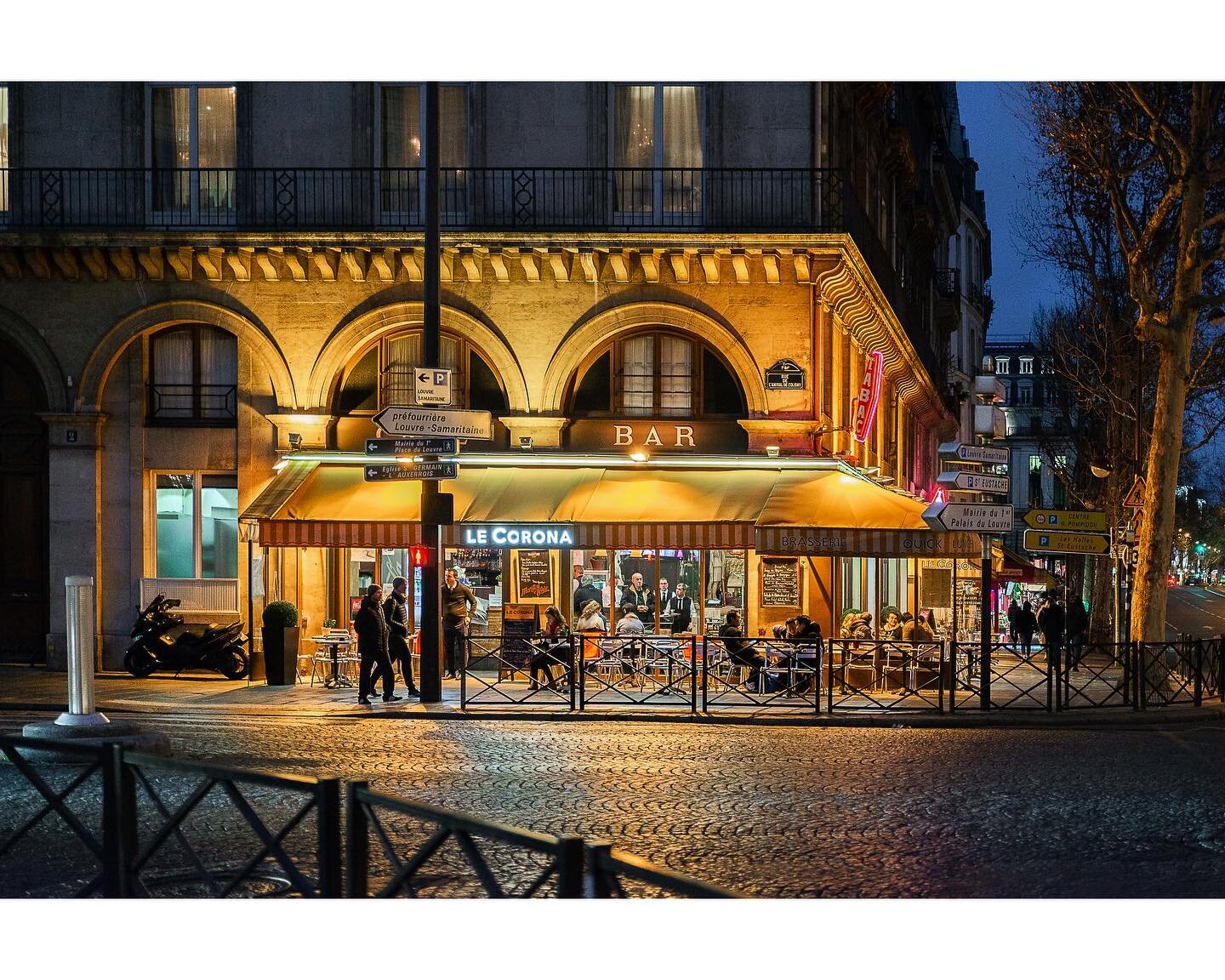 Corner of Le Corona - Paris, France - 2019

Travel 

#nilevinczphotography #nikonnofilter #yourshotphotographer #streetphotography #travelphotography #sweetstreetbeat #life_is_street #peopleinplaces #urbanlandscapes #photocinematica #eyeshotmag #made