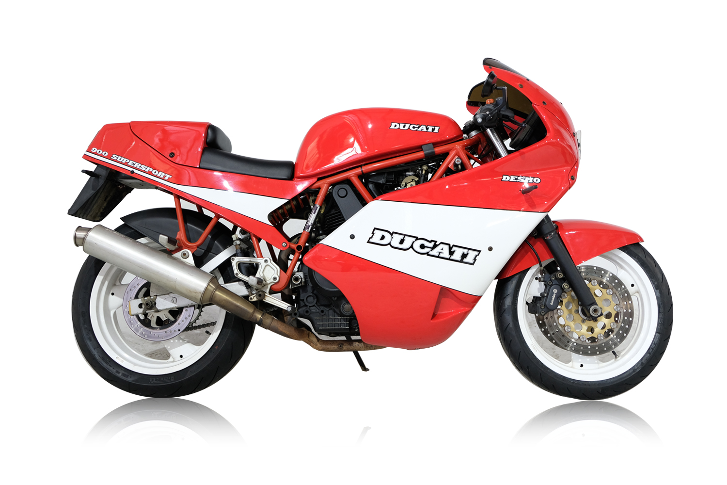 Ducati Desmo_0028_Background.jpg