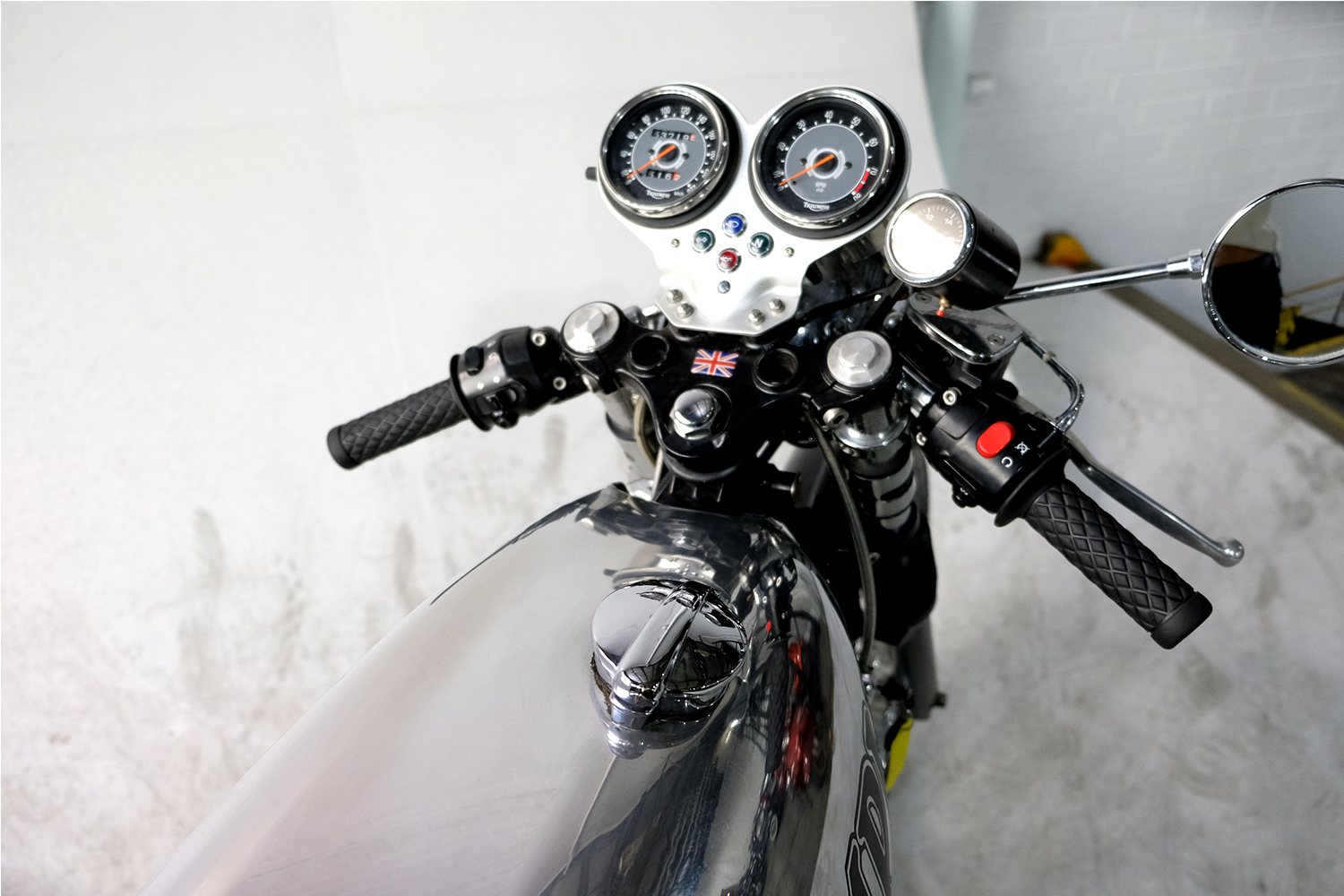 2007 Triumph T100 CafeRacer_0000_DSCF2261.jpg