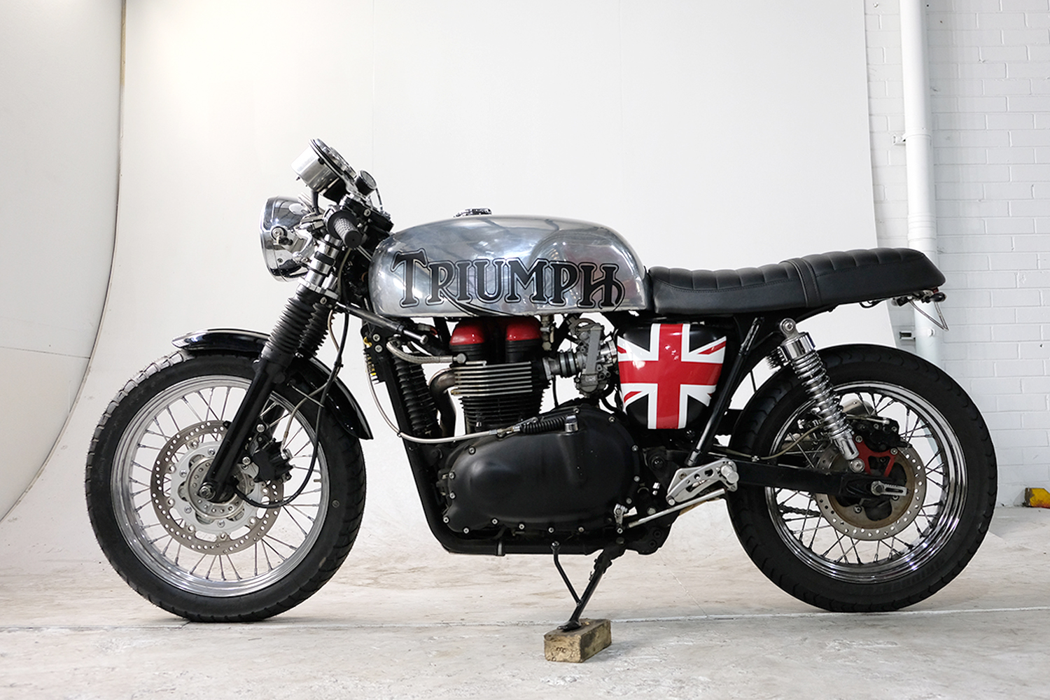 2007 Triumph T100 CafeRacer_0036_DSCF2214.jpg