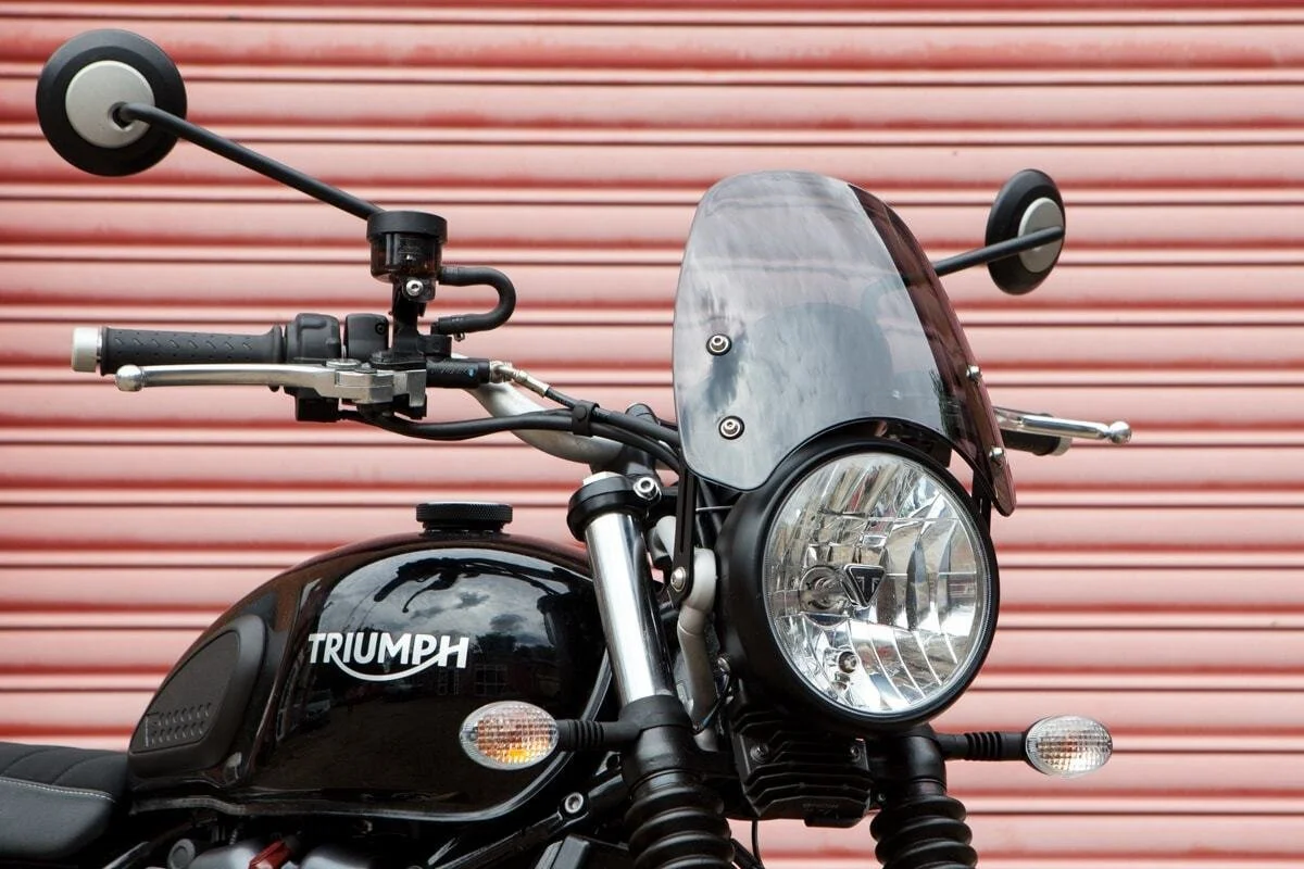 triumph-street-scrambler-classic-flyscreen-windshield_d24d8f71-6849-4b44-883f-4d2be2a89cc7_2048x2048.jpg