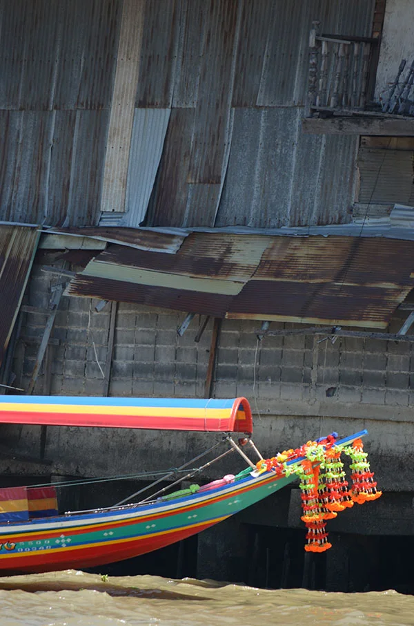 Corrugation and Colors