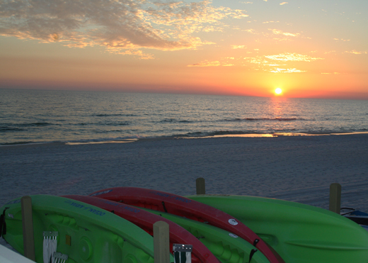 :: a pretty sunset + kayaks = perfection ::