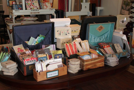 3.-suitcase-table-600x400.jpeg