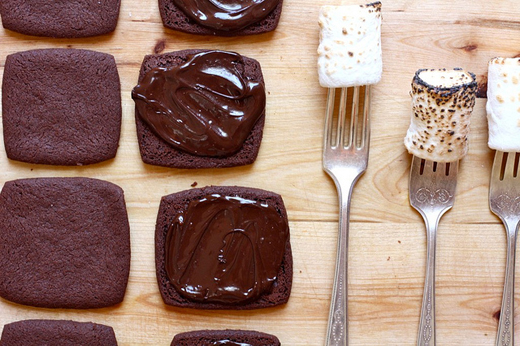 double-chocolate-indoor-smores.jpeg