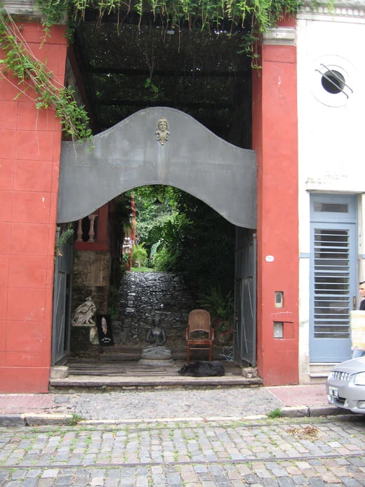 San Telmo Market 8 (Dog v. Buddha 1).jpg