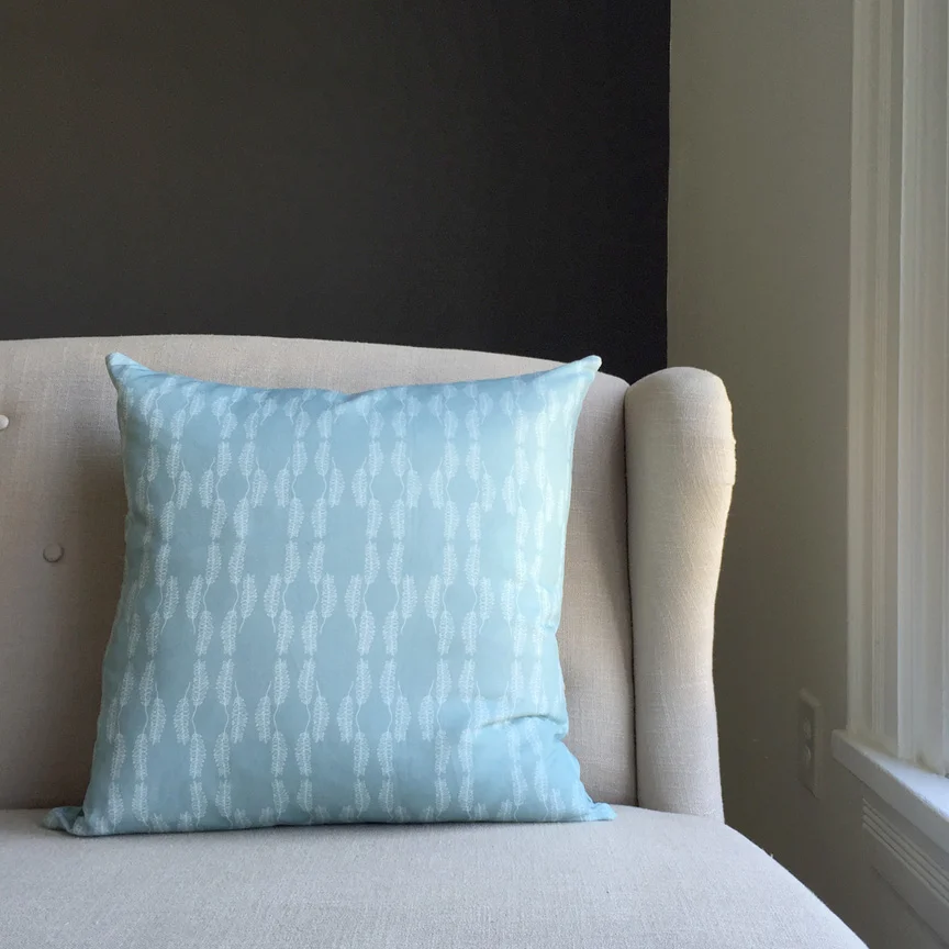 Hoja Harbor 20" Pillow 