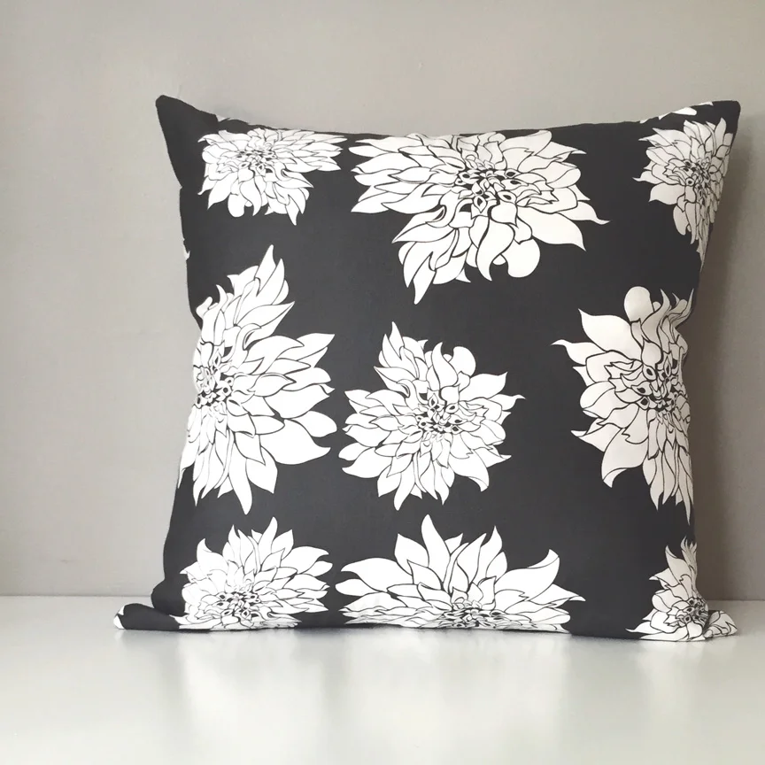 Villa Black Pillow 