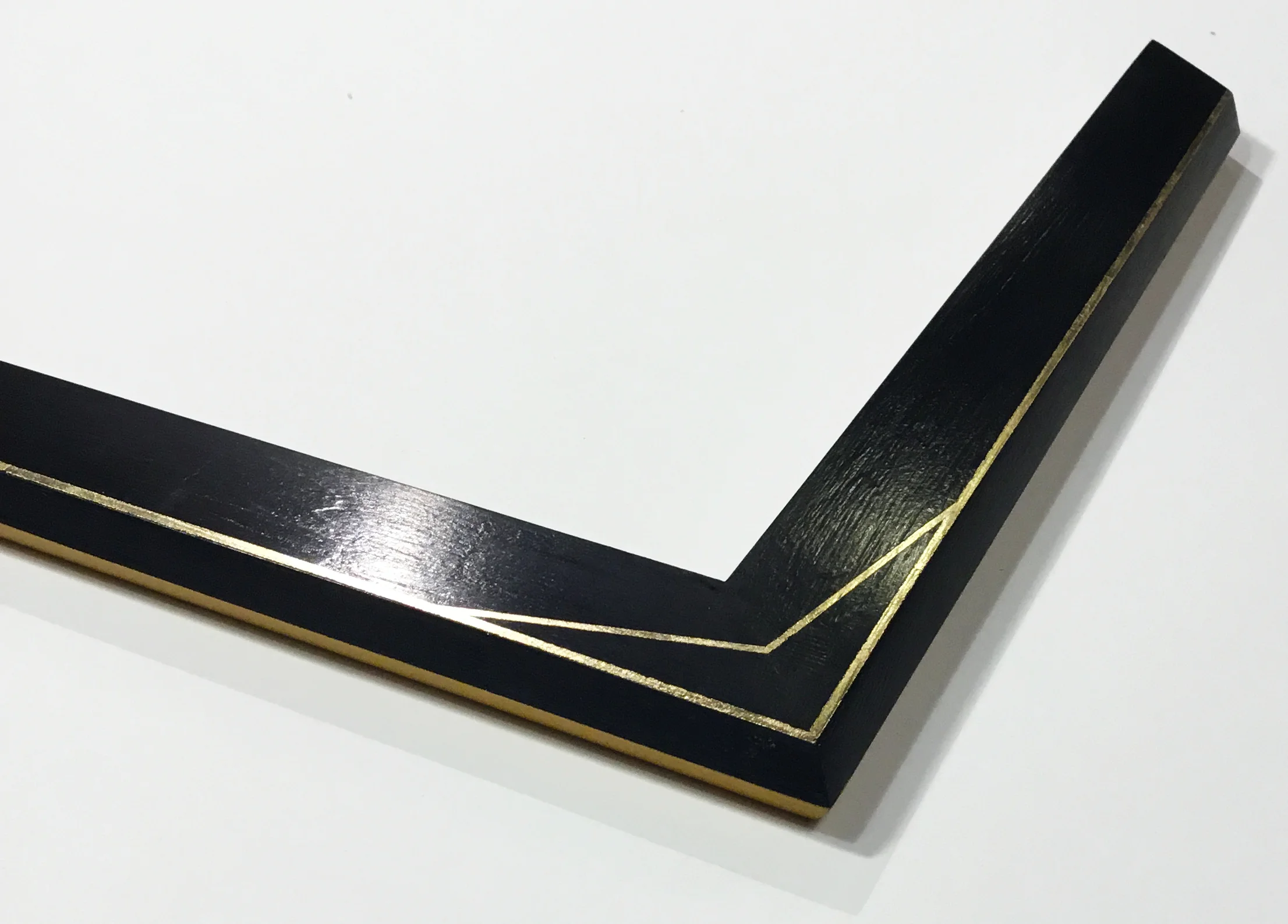 ALBUS A1 1.5" antique black with gold leaf pin stripe
