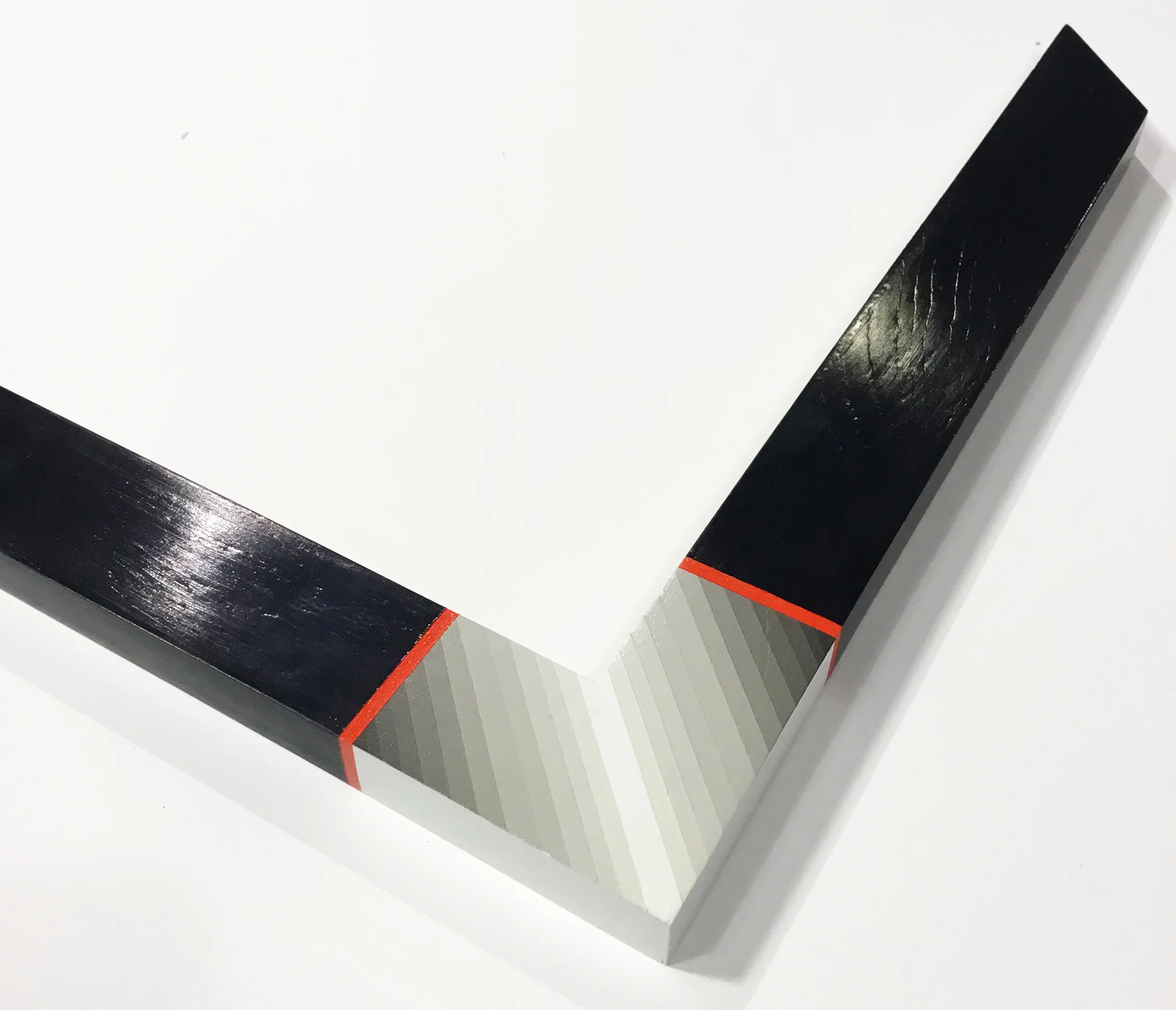 MULITVERSE MV2 1.5" black paint with gray gradient corner color outline