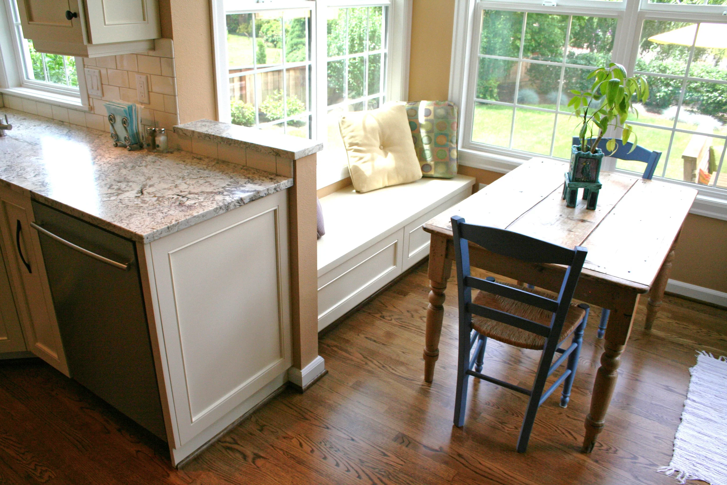 Dick Baty Inc. Lake Oswego Custom Home Abrahamson kitchen nook.JPG