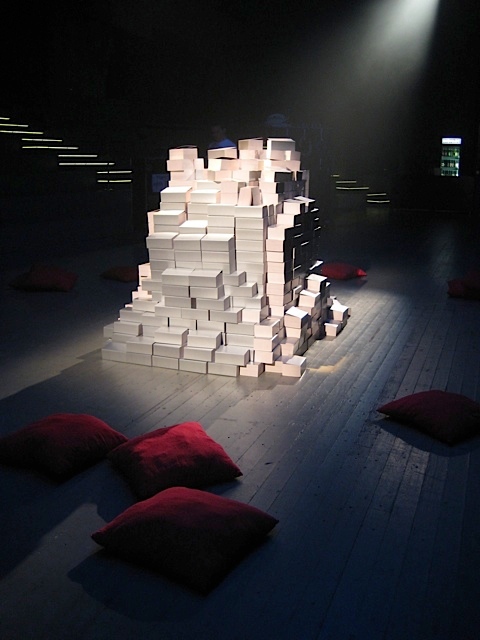 480_books-with-light