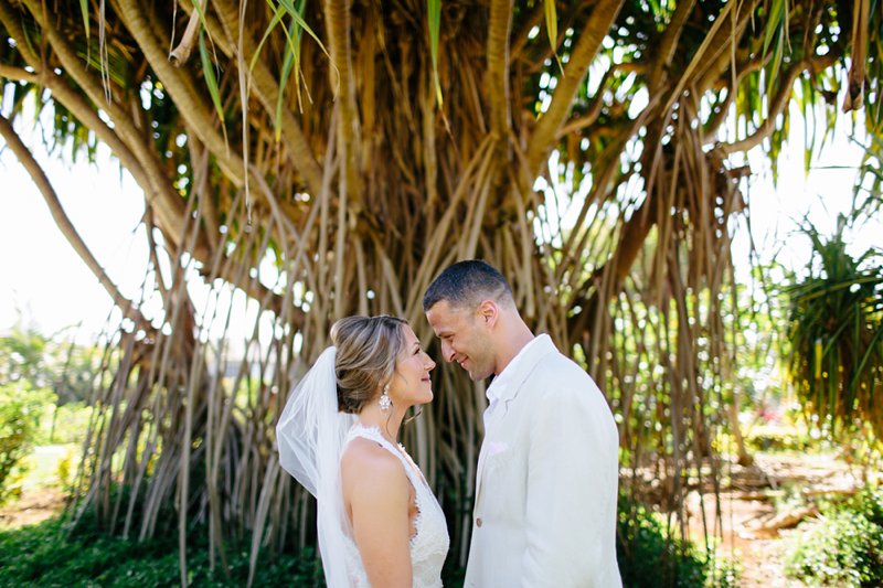 emily-mike-grand-hyatt-kauai-wedding-018.jpg