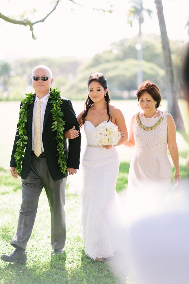 tim-shaina-wedding-the-modern-hawaii-035.jpg