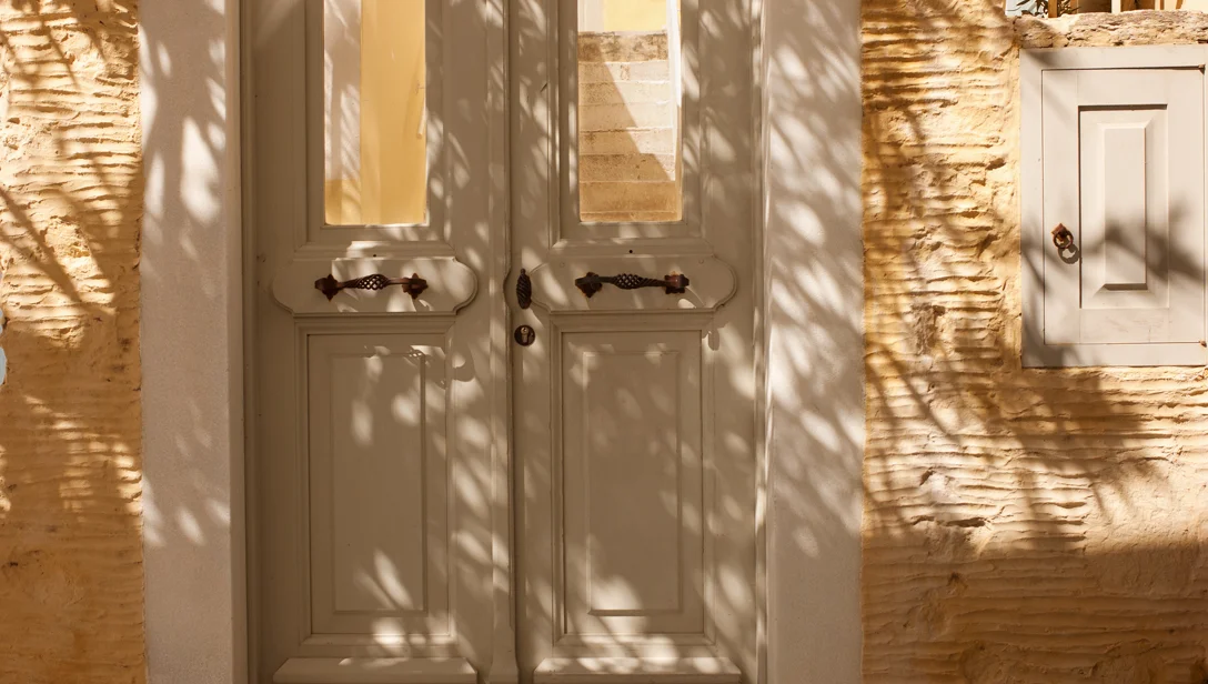 Sunny-Side-Entrance--Header.jpg