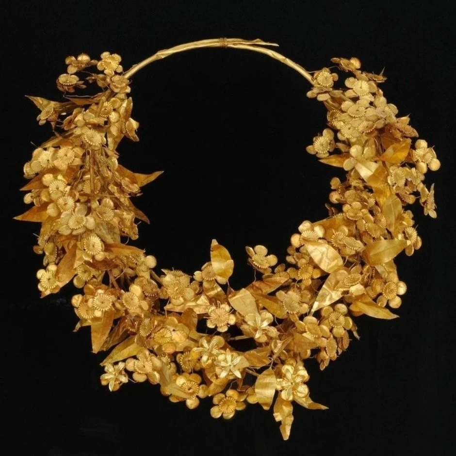 In Aegean Muse we inhabit a world of beauty, art, and celebration. Create ceremonial art of your own this October 6-11th. Link in bio.

Funerary crowns of Philip II of Macedon (4th c. BCE) &amp; Minoan Bee Pendant (18th c. BCE)

 #Paros #Parosartwork