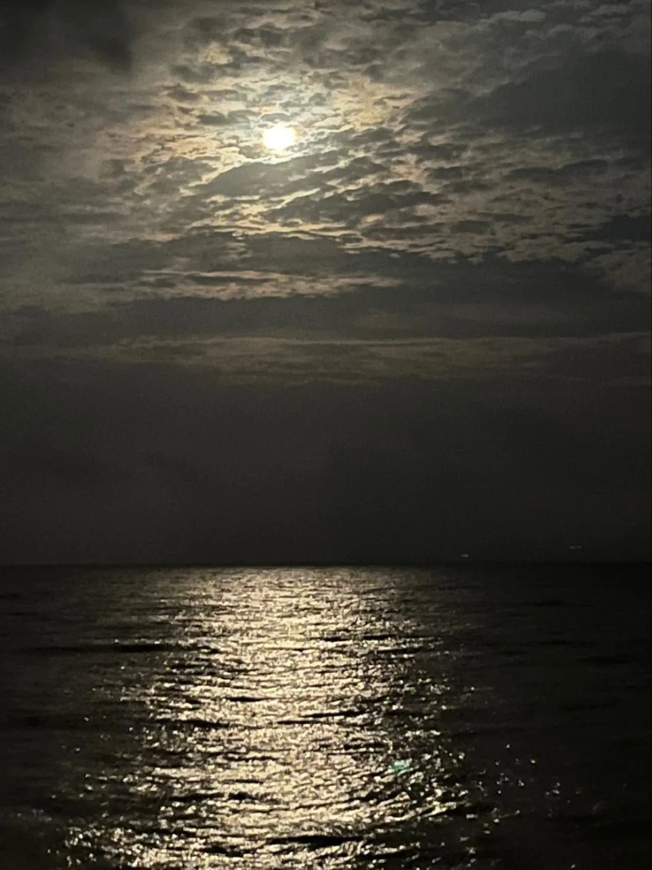 The full moon rises over the Aegean. #painting #residencies #figuredrawingclass #learntopaint #travel #fullmoon #paros #greece #studyabroad #aegean