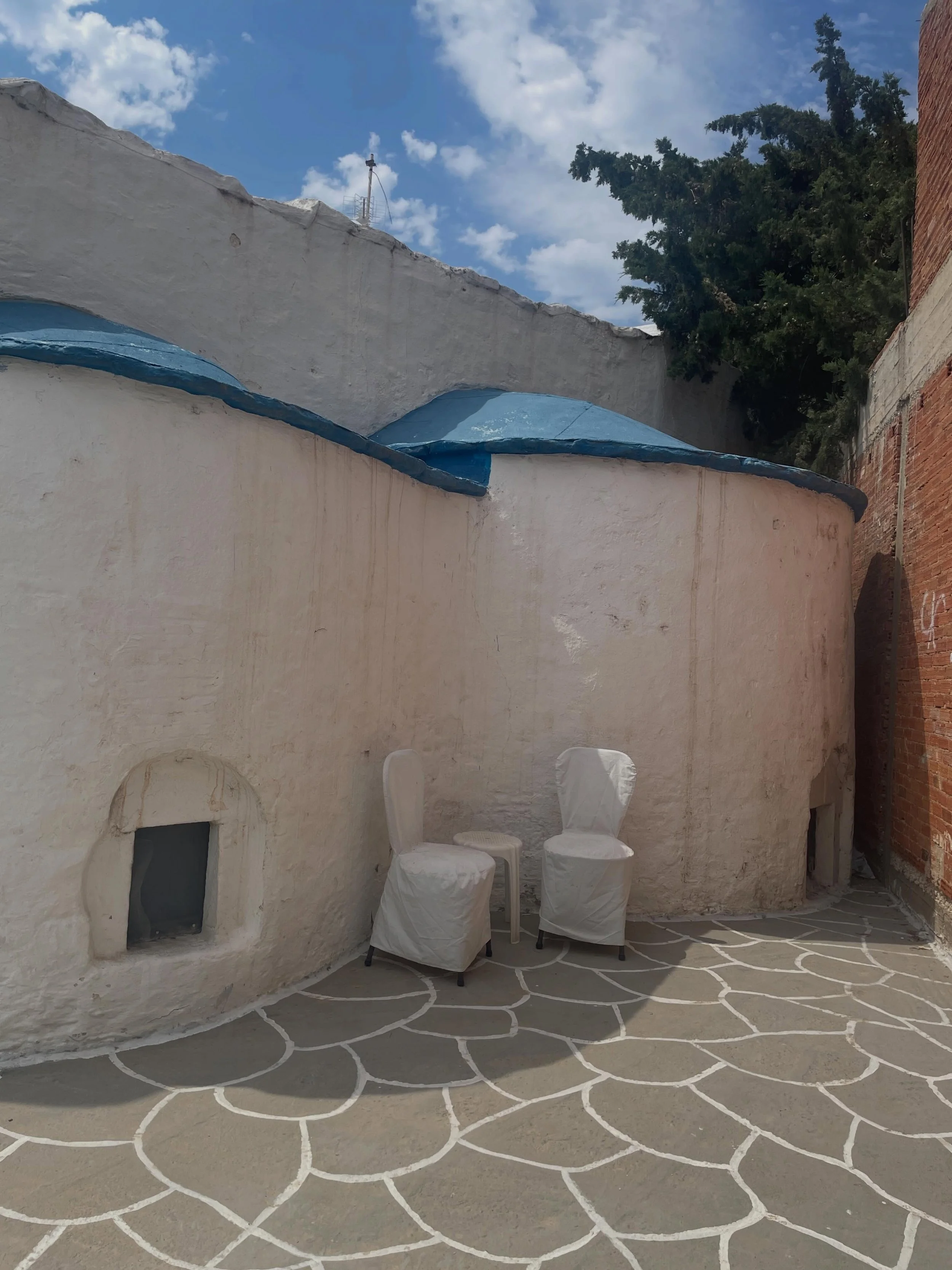 Morning coffee ? #paros #greece #coffeespot #artschool #travelandlearn